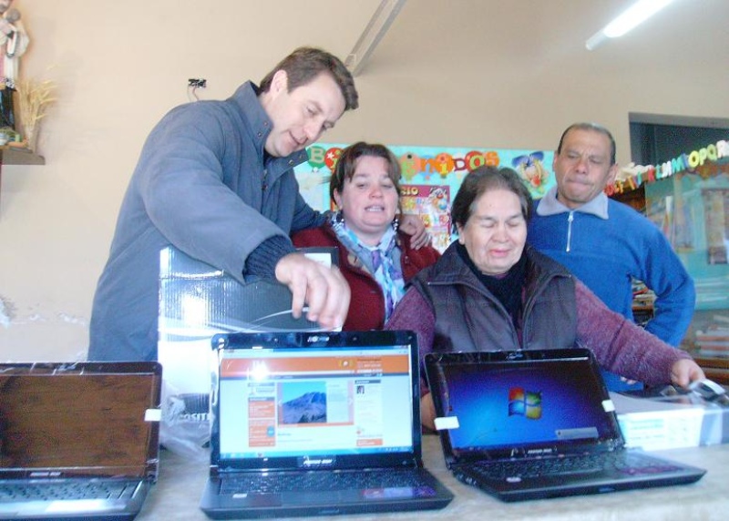 3 Notebooks de ùltima generaciòn y Wi-Fi Social para el Sum del Barrio Sur