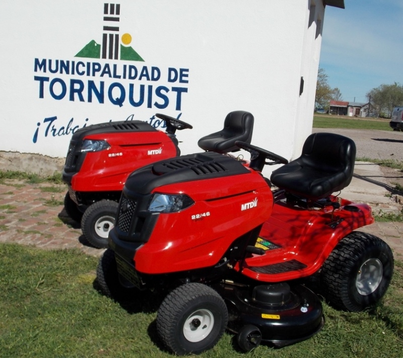 Tornquist - El municipio incorporó nuevos tractores para optimizar el servicio de mantenimiento de espacios públicos