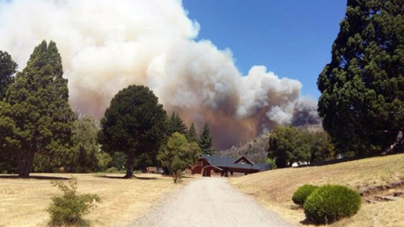 Chubut - Al menos 250 hectáreas se incendiaron en el Parque Nacional Los Alerces