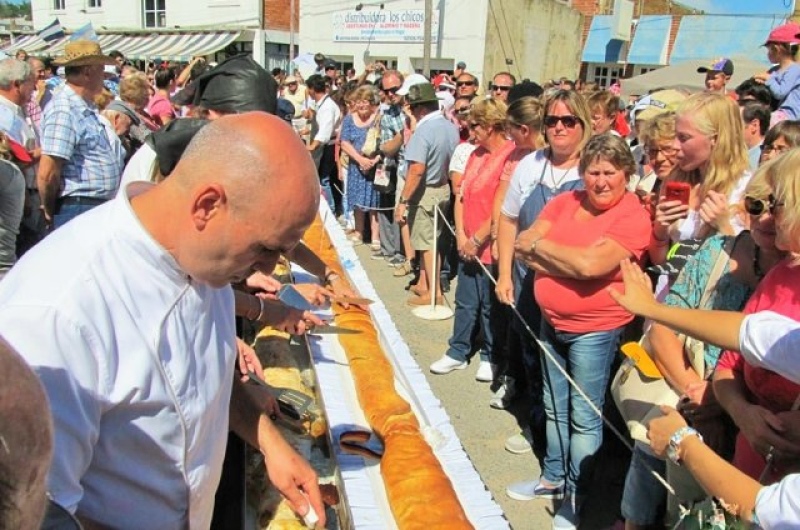 Suárez - Se viene la 2ª Strudel Fest con un postre de 30 metros de largo