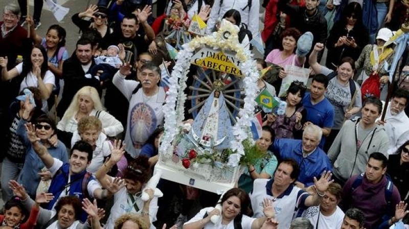 Peregrinación a Luján - Miles de jóvenes marcharon hacia la basílica