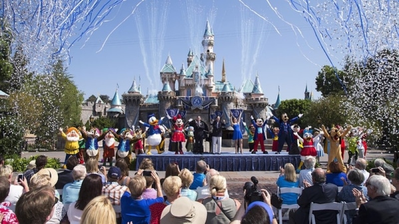 Disneyland, en alerta por el brote de una extraña enfermedad potencialmente mortífera