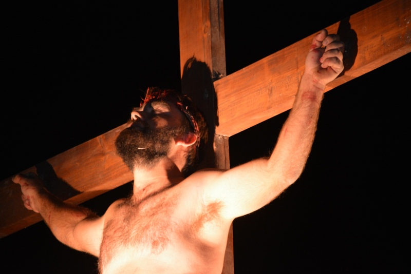 Tornquist - Pasó una nueva edición del "Vía Crucis Viviente"