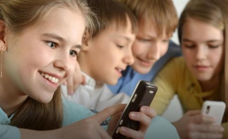 Los padres podrán monitorear los celulares de sus hijos