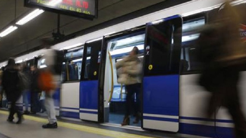 Madrid - Una tablet explotó en el Metro y 6 pasajeros tuvieron un ataque de ansiedad