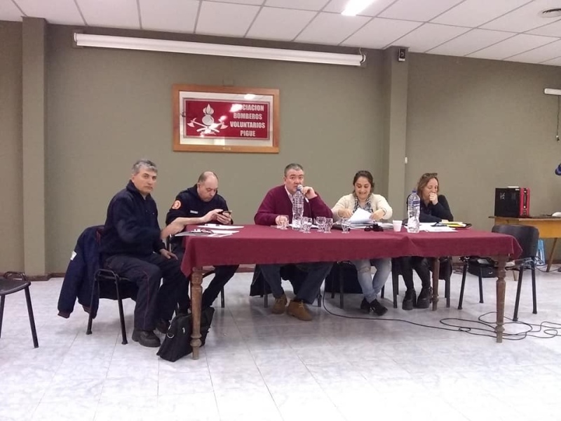 Pigüé - Los Bomberos de Saldungaray participaron de una reunión regional