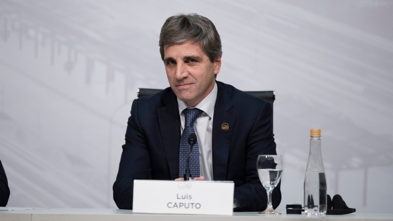 Luis Caputo renunció al Banco Central