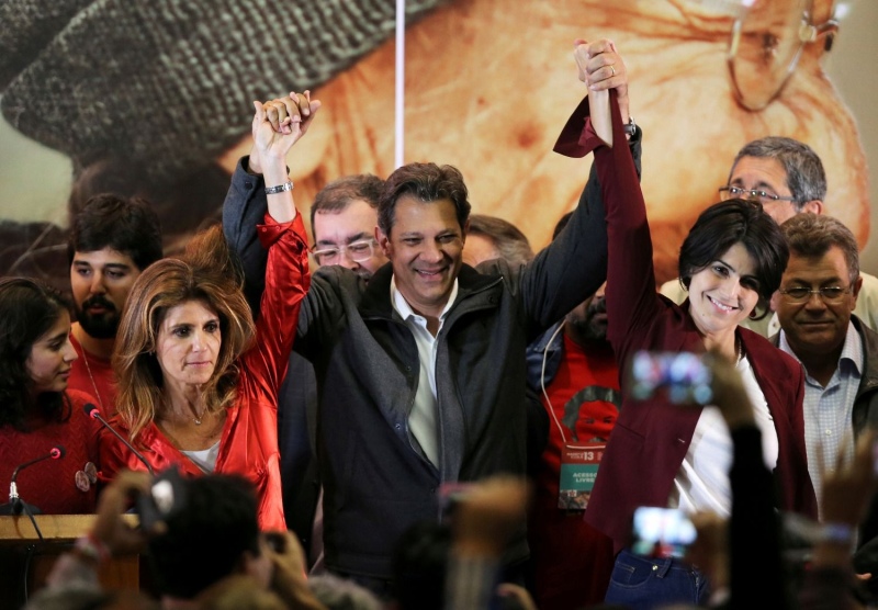 Bolsonaro ganó con alrededor del 48 % de los votos y hay segunda vuelta electoral en Brasil