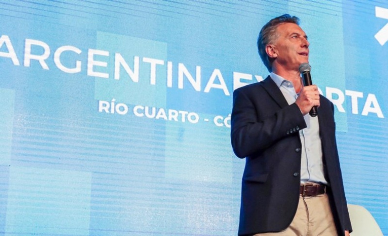 Macri firma el decreto por el bono de $ 5.000 para el sector privado