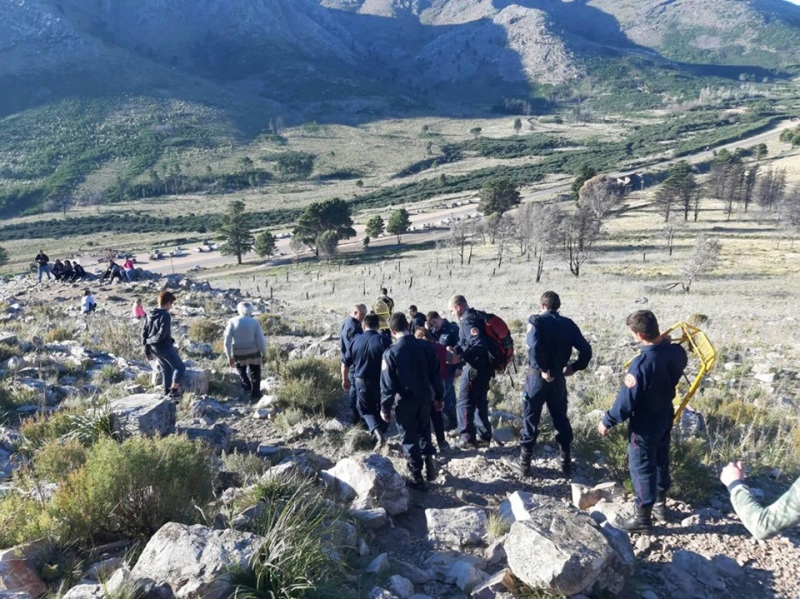 Ruta 76 - Una mujer tuvo que ser asistida por los Bomberos Voluntarios en el "Mirador del Casuhatí"