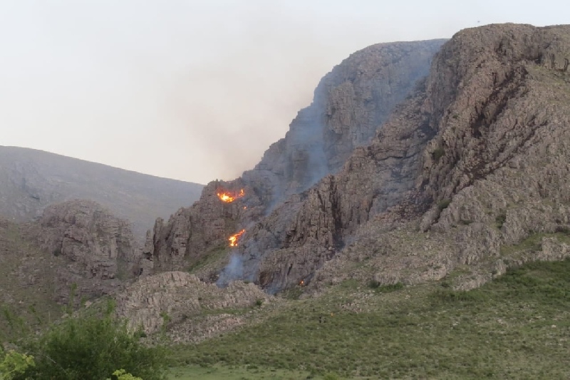 Incendio en los cerros de La Blanqueada y Los Moritos