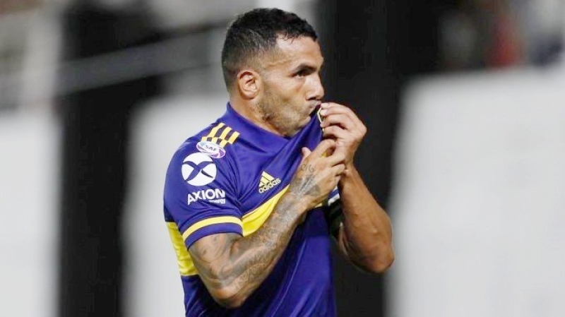Boca goleó a Central Córdoba y sigue prendido en la lucha por el título