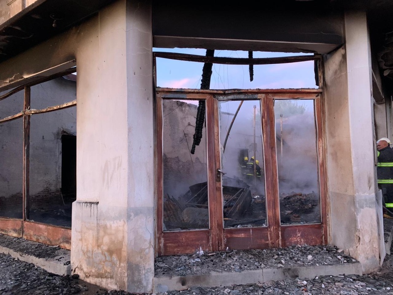 Saldungaray - Fue total la pérdida del local que se incendió esta madrugada