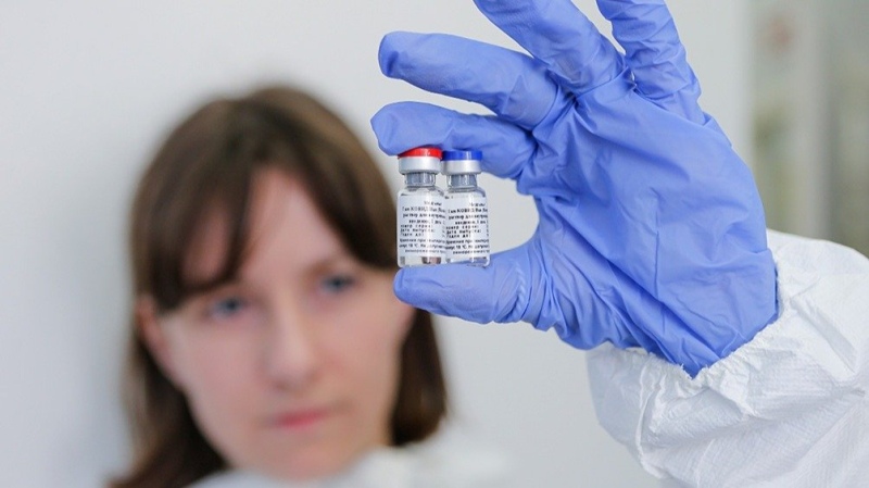 Rusia anunció que entregará la vacuna a las clínicas la semana que viene