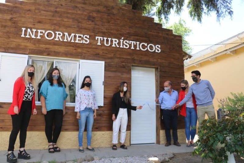 Villa La Arcadia - Ricardo Moccero inauguró la oficina de Información Turística