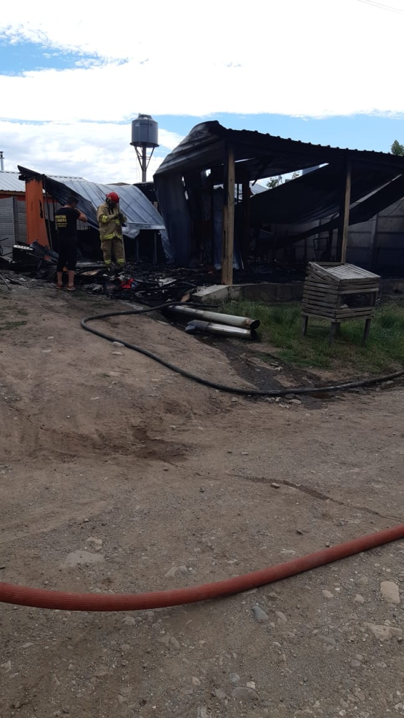 Saldungaray -  Hoy una familia perdió todo en un incendio, se recibe todo tipo de ayuda