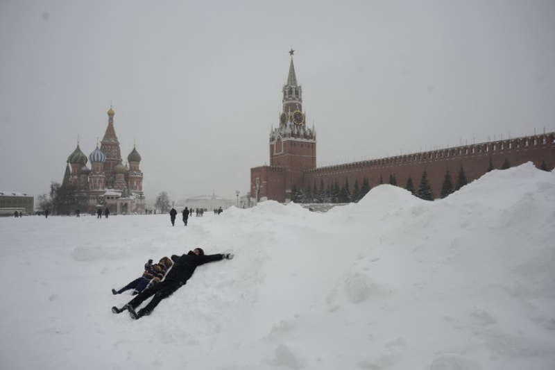 Una “nevada apocalíptica” sepultó Moscú: tránsito paralizado y decenas de vuelos demorados