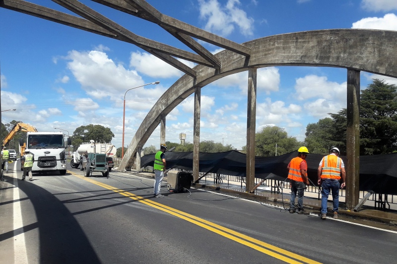 Vialidad Nacional pone en valor el puente en el acceso a Pigué