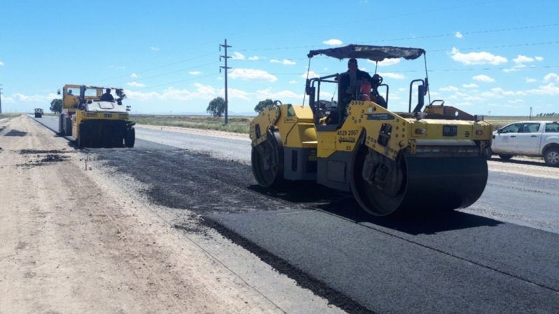 Continúan los trabajos en la autopista sobre la Ruta Nacional N° 33, entre Bahía y Tornquist
