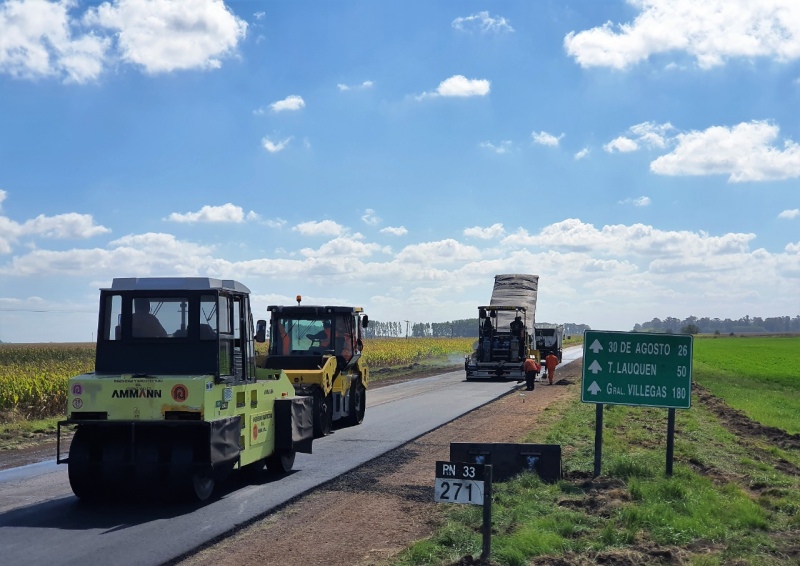 Ruta 33 - Continúan los trabajos de repavimentación entre Espartillar y Trenque Lauquen