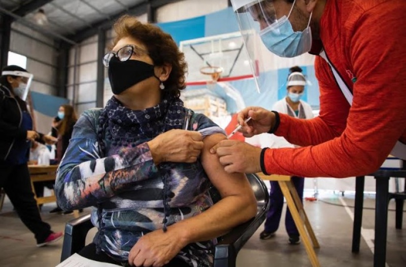 Avanza el Plan de Vacunación: Fin de semana récord con más de 350 mil aplicaciones contra el Covid-19