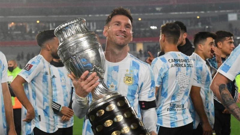 Argentina, con una noche encumbrada de Messi, goleó a Bolivia