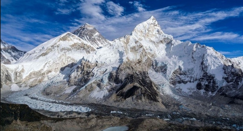 El mayor glaciar del Everest se derrite rápidamente por el cambio climático