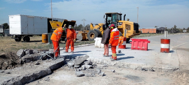 Vialidad Nacional ejecuta la demolición y reparación de losas en la rotonda de la RN 33 y RP 67