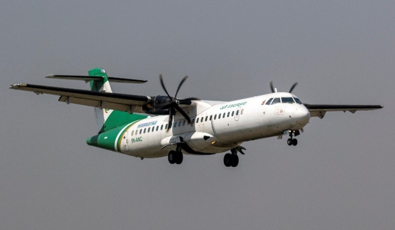 Impresionante caída de un avión con 72 personas a bordo en Nepal: una argentina viajaba en la aeronave