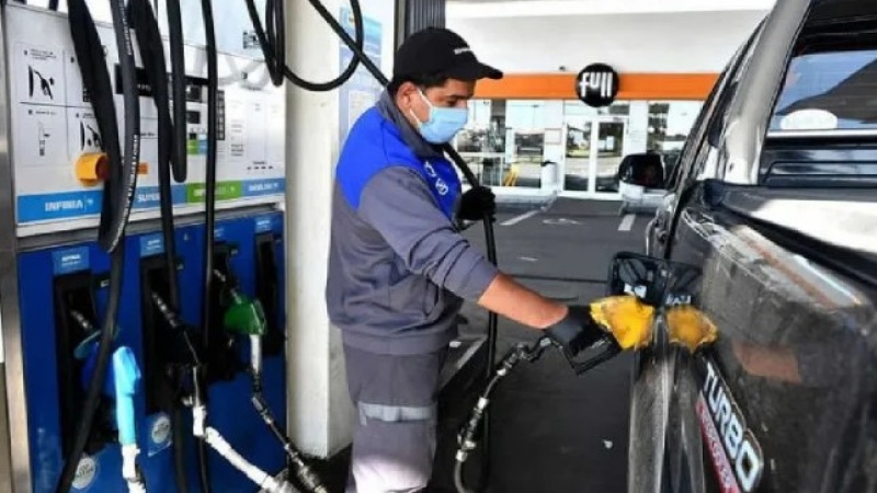 Combustibles: rige a partir de hoy el aumento del 4% en las naftas y el gasoil